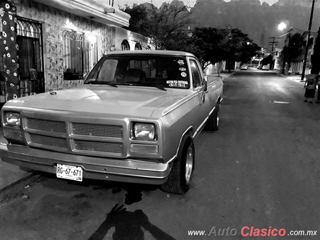 1983 dodge ram D200 - Día Nacional del Auto Antiguo Monterrey 2019