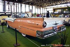 1957 Ford Fairlane. Motor V8 de 292ci que desarrolla 212hp