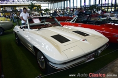 1964 Chevrolet Corvette. Motor V8 de 327ci que desarrolla 300hp