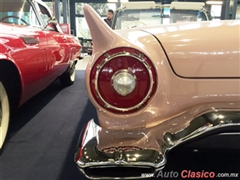 Salón Retromobile FMAAC México 2015 - Ford Thunderbird 1957