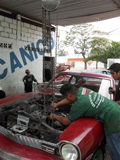 RESTAURACION MAVERICK 1977 - DESMONTANDO EL MOTOR