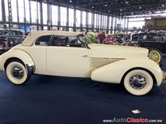 Salón Retromobile FMAAC México 2015 - Cord 812 Phaeton Sedan Supercharged 1937