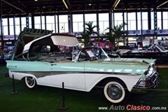 1958 Ford Fairline Skyliner. Motor V8 de 332ci que desarrolla 265hp.