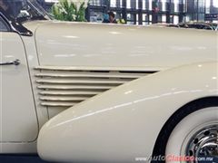 Salón Retromobile FMAAC México 2015 - Cord 812 Phaeton Sedan Supercharged 1937