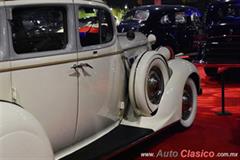 1937 Packard Sedan, 8 cilindros en línea de 282ci con 120hp