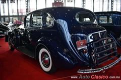 1937 Packard Super Eight 8 cilindros en línea de 320ci con 135hp