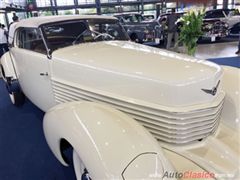 Salón Retromobile FMAAC México 2015 - Cord 812 Phaeton Sedan Supercharged 1937