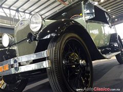 Salón Retromobile FMAAC México 2015 - Ford Phaeton 1928