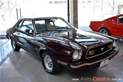 1976 Ford Mustang II Fastback V8 302