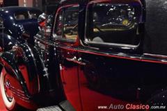 1942 Packard One Eighty, 8 cilindros en línea de 356ci con 165hp