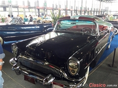 Salón Retromobile FMAAC México 2016 - 1954 Buick Super