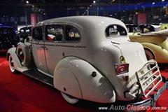 1937 Packard Sedan, 8 cilindros en línea de 282ci con 120hp