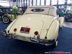 Salón Retromobile FMAAC México 2015 - Cord 812 Phaeton Sedan Supercharged 1937