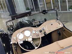 Salón Retromobile FMAAC México 2015 - MG model TD 1951