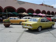 Opel Rekord 71 sedan 4 puertas