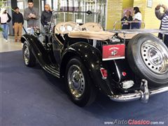 Salón Retromobile FMAAC México 2015 - MG model TD 1951