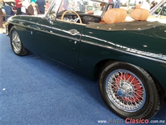 Salón Retromobile FMAAC México 2015 - MG B 1972