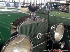 Salón Retromobile FMAAC México 2015 - Cadillac 1931 Oepra Seat Town Cabriolet