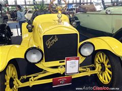 Salón Retromobile FMAAC México 2015 - Ford Speedster 1927