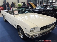 Salón Retromobile FMAAC México 2015 - Ford Mustang Convertible 1965