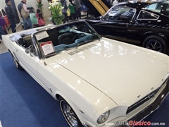 Salón Retromobile FMAAC México 2015 - Ford Mustang Convertible 1965