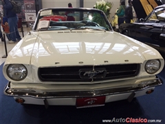 Salón Retromobile FMAAC México 2015 - Ford Mustang Convertible 1965