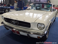 Salón Retromobile FMAAC México 2015 - Ford Mustang Convertible 1965