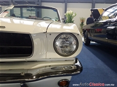 Salón Retromobile FMAAC México 2015 - Ford Mustang Convertible 1965