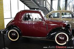 1939 Simca, 4 cilindros en línea de 570cc con 12hp