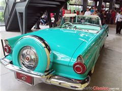 Salón Retromobile FMAAC México 2015 - Ford Thunderbird 1956