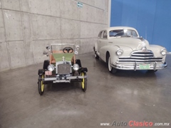 1947 Pontiac Streamliner 4 Door Sedan