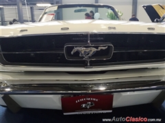 Salón Retromobile FMAAC México 2015 - Ford Mustang Convertible 1965