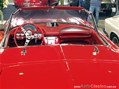 Salón Retromobile FMAAC México 2015 - Chevrolet Corvette 1962