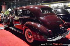 1942 Packard One Eighty, 8 cilindros en línea de 356ci con 165hp