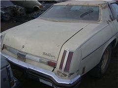 un cutlass 74