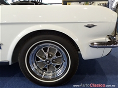 Salón Retromobile FMAAC México 2015 - Ford Mustang Convertible 1965