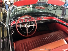 Salón Retromobile FMAAC México 2016 - 1954 Buick Super