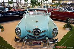 1950 Studebaker Commander. Motor V8 de 232ci que desarrolla 120hp.