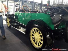 Salón Retromobile FMAAC México 2015 - Buick 45 1921