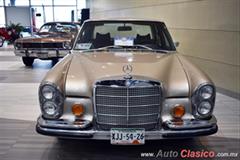 1971 Mercedes Benz 280 SE Sedan