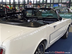 Salón Retromobile FMAAC México 2015 - Ford Mustang Convertible 1965