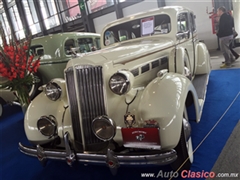 1937 Packard 6 ruedas motor 8 cilindros en línea 320 pulg3 135hp