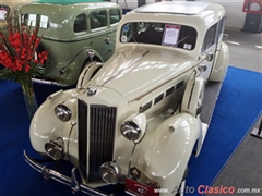 1937 Packard 6 ruedas motor 8 cilindros en línea 320 pulg3 135hp