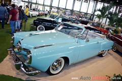 1950 Studebaker Commander. Motor V8 de 232ci que desarrolla 120hp.