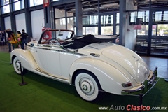 1954 Mercedes Benz 220. Motor 6L de 2,200cc que desarrolla 106hp