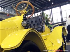 Salón Retromobile FMAAC México 2015 - Ford Speedster 1927