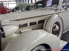 1937 Packard 6 ruedas motor 8 cilindros en línea 320 pulg3 135hp