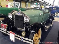 Salón Retromobile FMAAC México 2015 - Ford A Roadster 1928