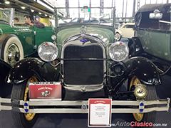 Salón Retromobile FMAAC México 2015 - Ford A Roadster 1928