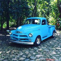 Restauración Chevy Pick Up 3100 1954 - Modelando en sesión de fotos